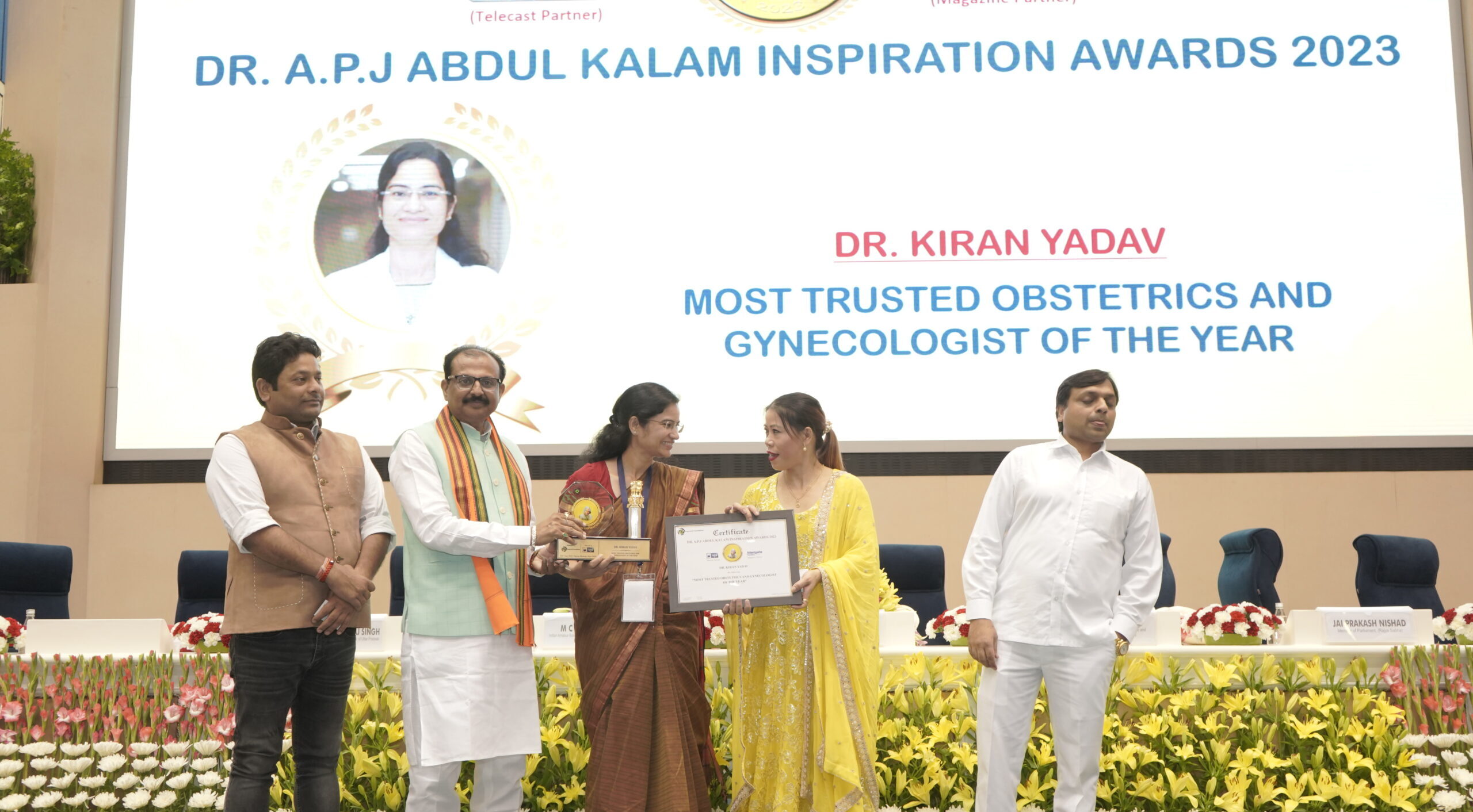 Most trusted Gynecologist of Gurgaon Award for Dr Kiran Yadav